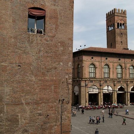 Casa Isolani Luxury Rooms Piazza Maggiore 1 Bologna Exterior photo