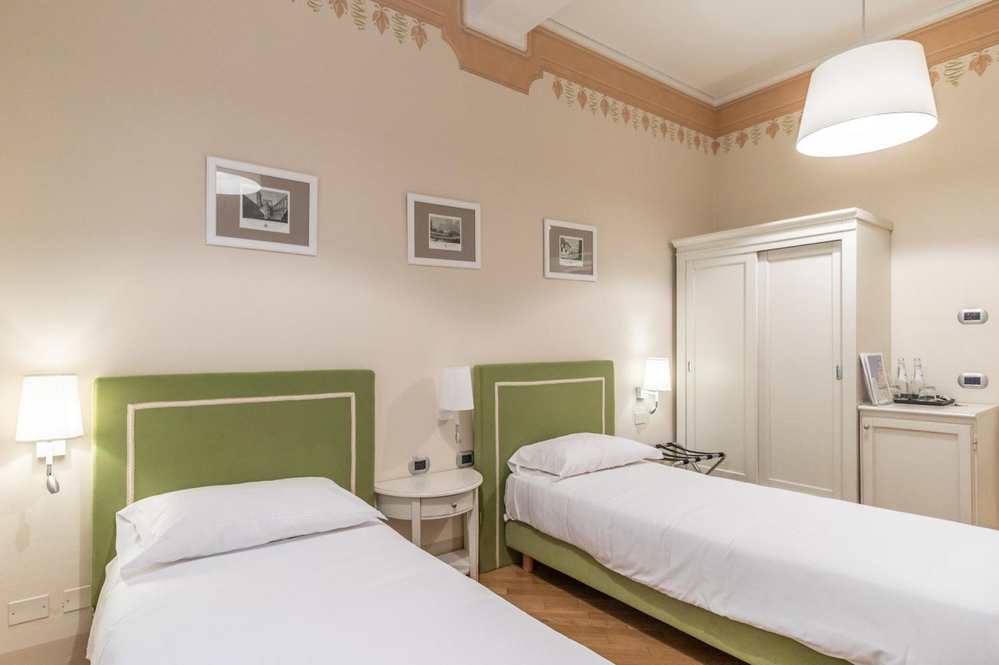 Casa Isolani Luxury Rooms Piazza Maggiore 1 Bologna Exterior photo