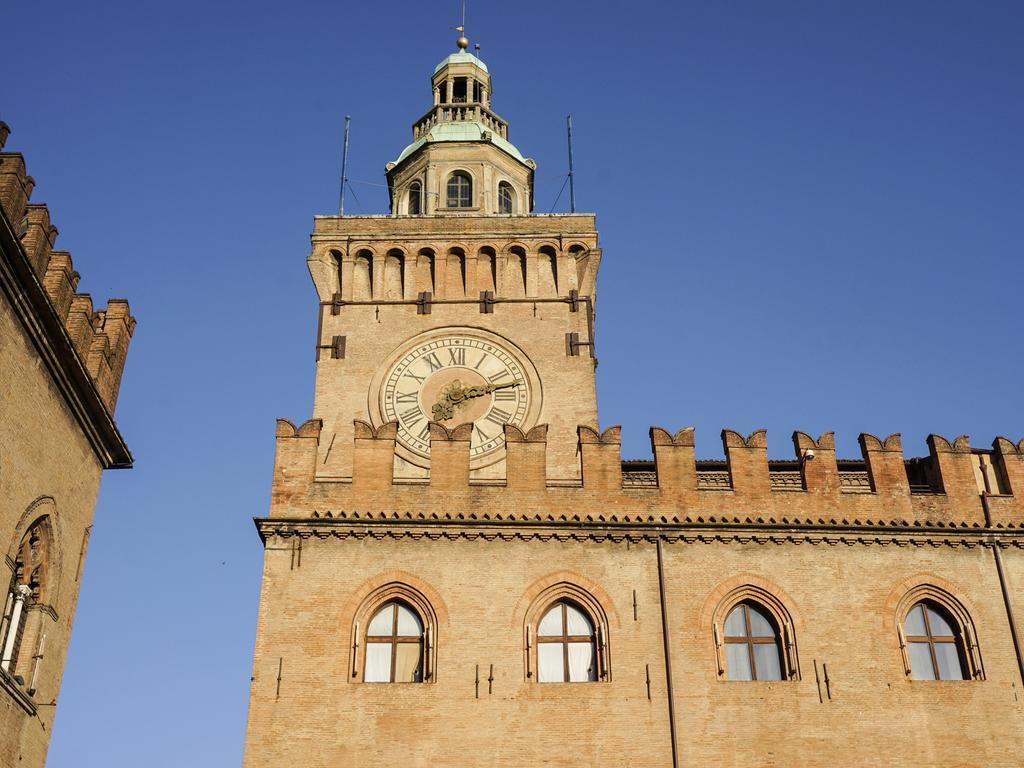 Casa Isolani Luxury Rooms Piazza Maggiore 1 Bologna Exterior photo