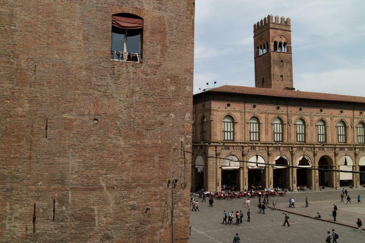 Casa Isolani Luxury Rooms Piazza Maggiore 1 Bologna Exterior photo