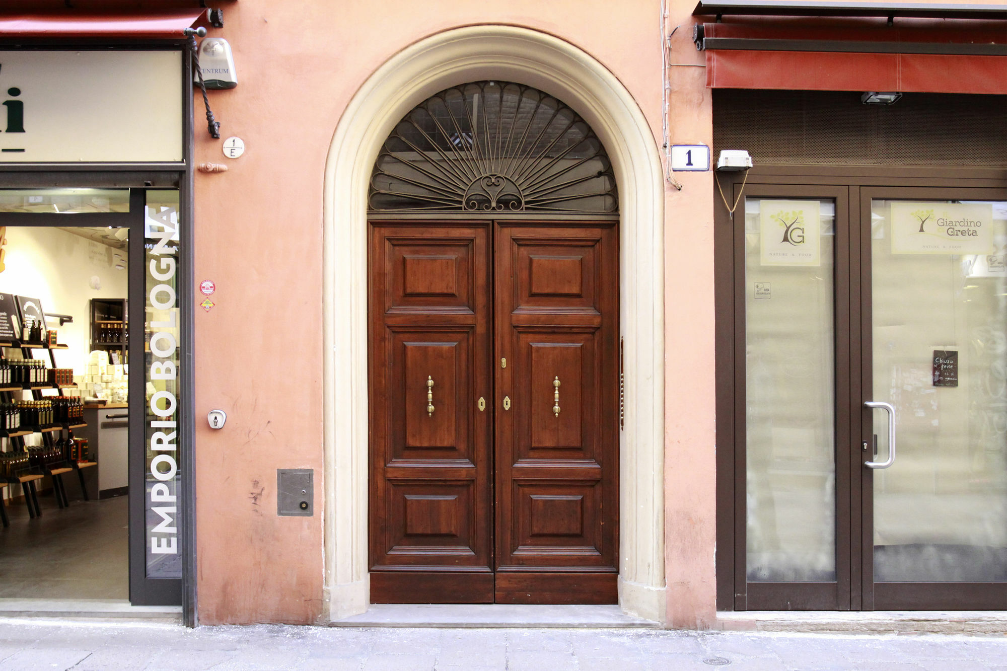 Casa Isolani Luxury Rooms Piazza Maggiore 1 Bologna Exterior photo