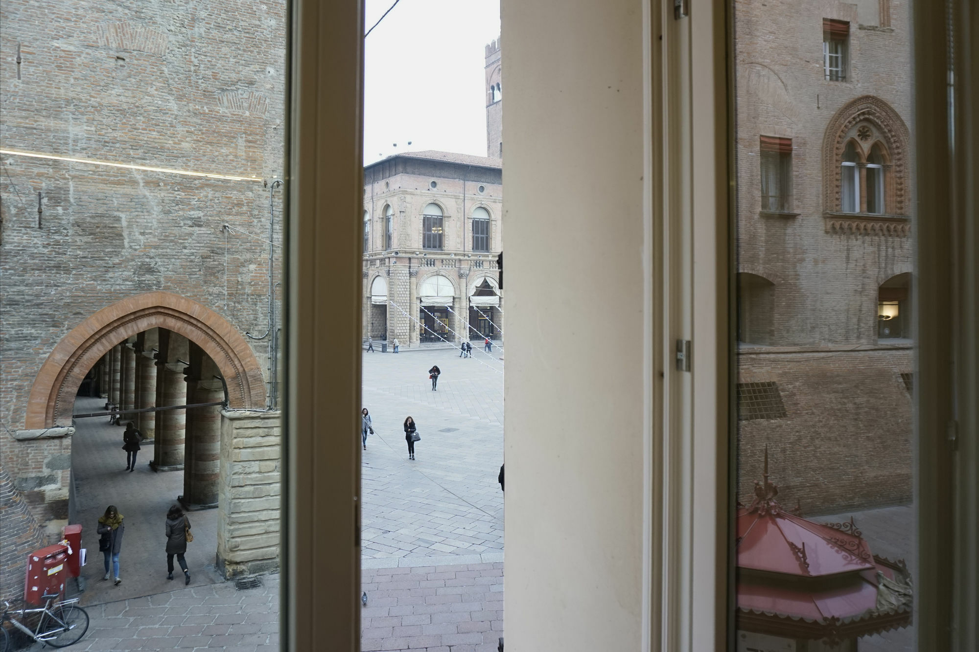 Casa Isolani Luxury Rooms Piazza Maggiore 1 Bologna Exterior photo